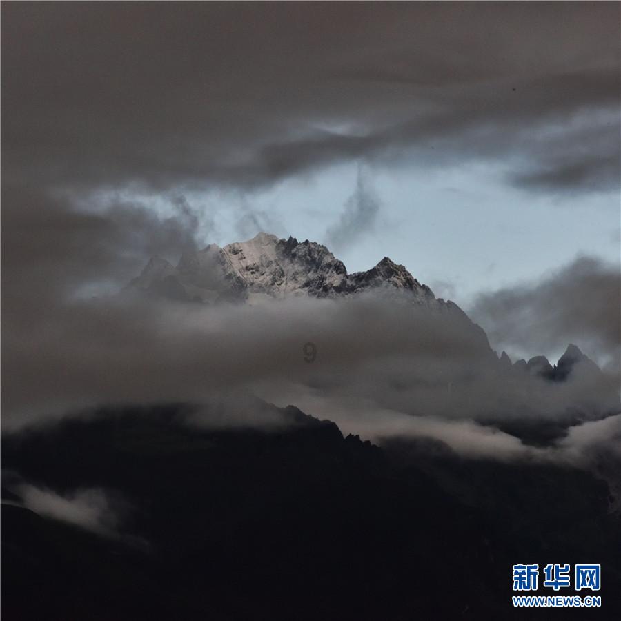 被困的小恶魔